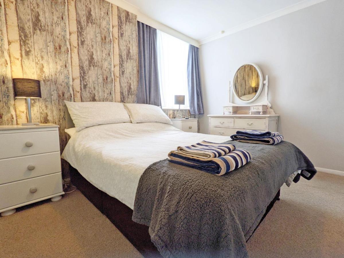 Stonesthrow - Bognor Regis Villa Esterno foto